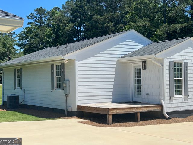 272 Lakeview Drive, Winterville, GA 30683