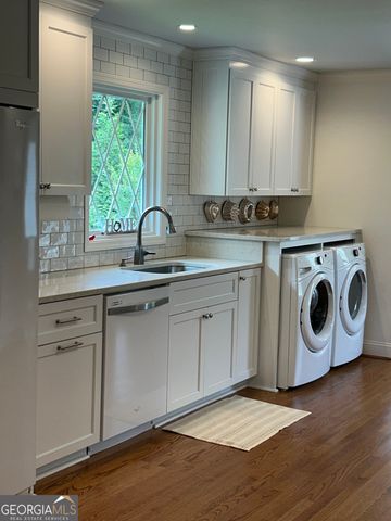 272 Lakeview Drive, Winterville, GA 30683
