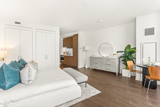 430 Stuart 1619, Boston, MA 02116
