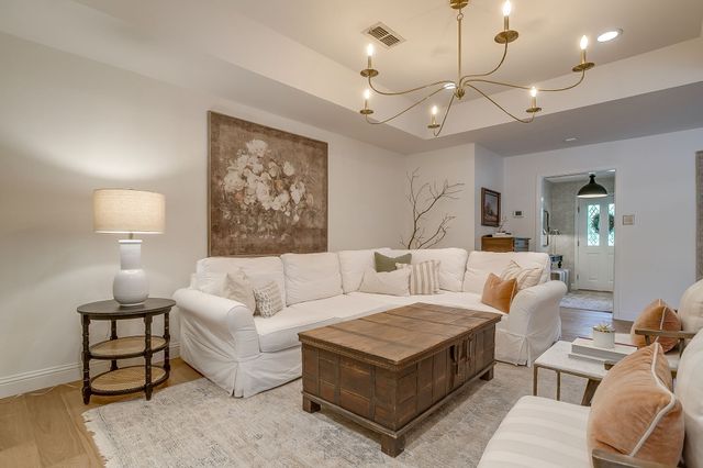 3917 Marys Creek Drive, Benbrook, TX 76116