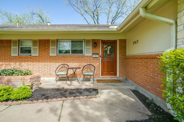 3917 Marys Creek Drive, Benbrook, TX 76116