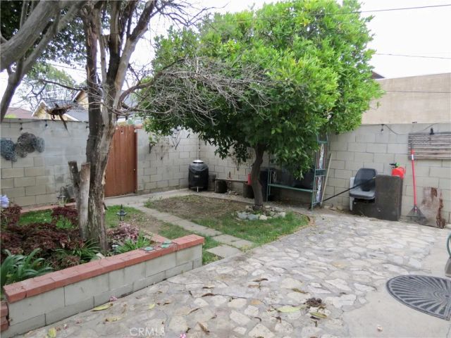 212 N Azusa, Azusa, CA 91702