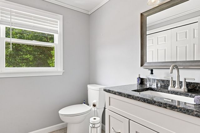 86 Pond, Methuen, MA 01844