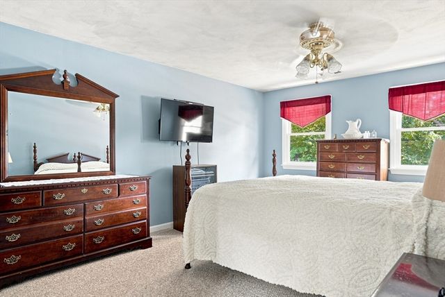 86 Pond, Methuen, MA 01844