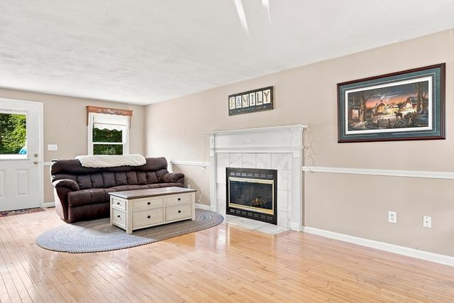 86 Pond, Methuen, MA 01844