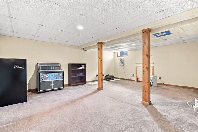 86 Pond, Methuen, MA 01844