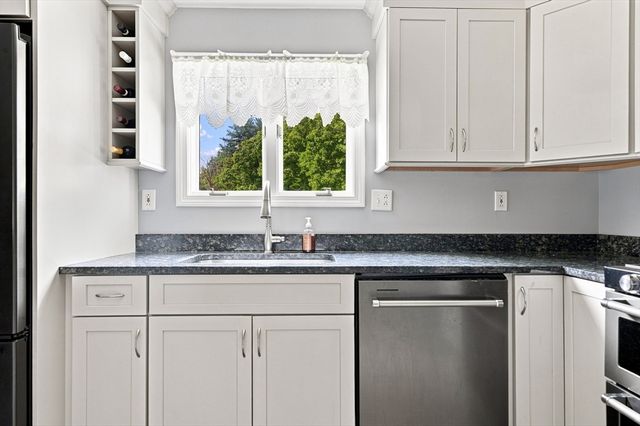 86 Pond, Methuen, MA 01844