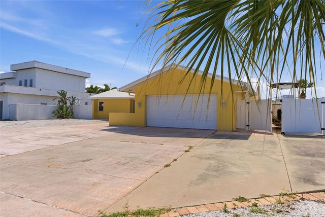 1421 SEA GULL DRIVE S, St Petersburg, FL 33707