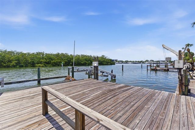 1421 SEA GULL DRIVE S, St Petersburg, FL 33707