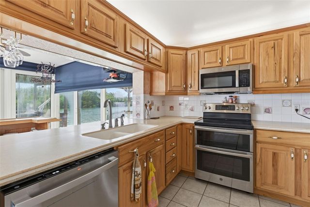 1421 SEA GULL DRIVE S, St Petersburg, FL 33707