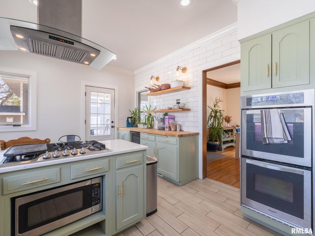 1401 W PARKSIDE Drive, Peoria, IL 61606