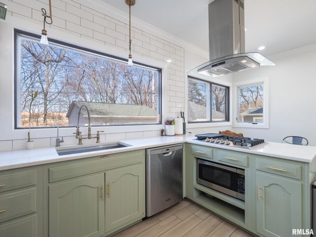 1401 W PARKSIDE Drive, Peoria, IL 61606