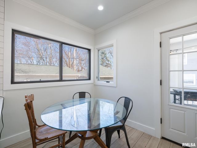 1401 W PARKSIDE Drive, Peoria, IL 61606