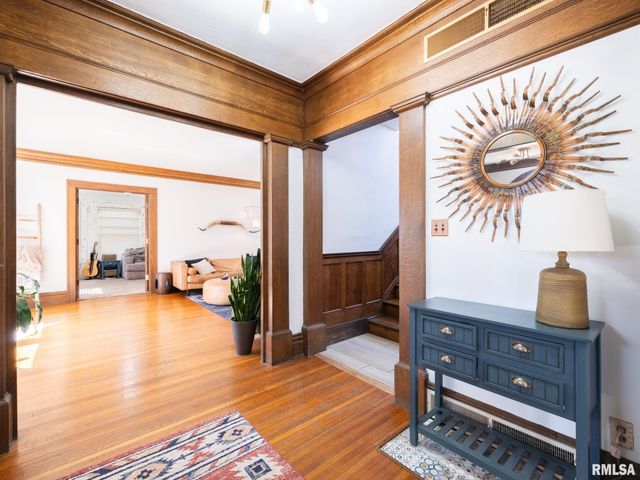 1401 W PARKSIDE Drive, Peoria, IL 61606