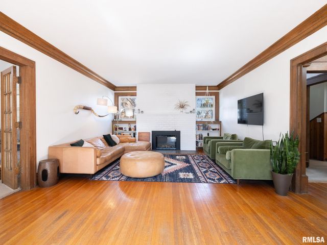 1401 W PARKSIDE Drive, Peoria, IL 61606