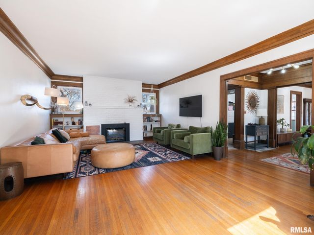 1401 W PARKSIDE Drive, Peoria, IL 61606