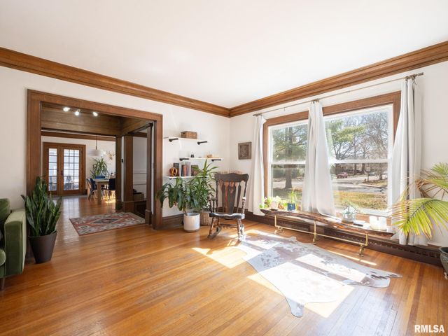 1401 W PARKSIDE Drive, Peoria, IL 61606