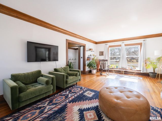 1401 W PARKSIDE Drive, Peoria, IL 61606