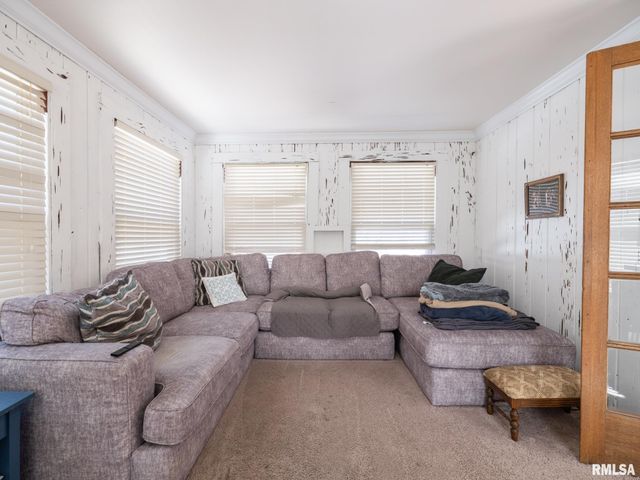 1401 W PARKSIDE Drive, Peoria, IL 61606