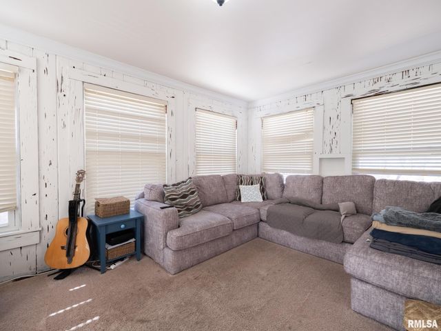 1401 W PARKSIDE Drive, Peoria, IL 61606