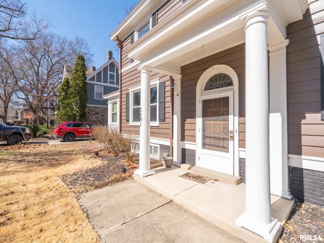 1401 W PARKSIDE Drive, Peoria, IL 61606