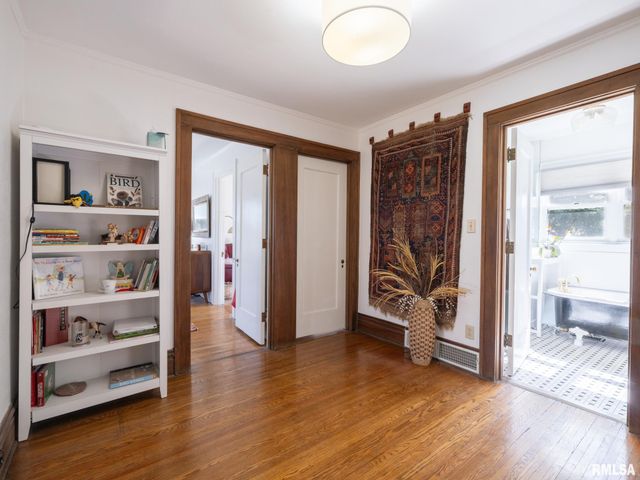 1401 W PARKSIDE Drive, Peoria, IL 61606