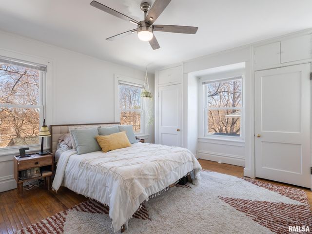 1401 W PARKSIDE Drive, Peoria, IL 61606