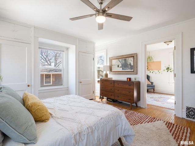 1401 W PARKSIDE Drive, Peoria, IL 61606