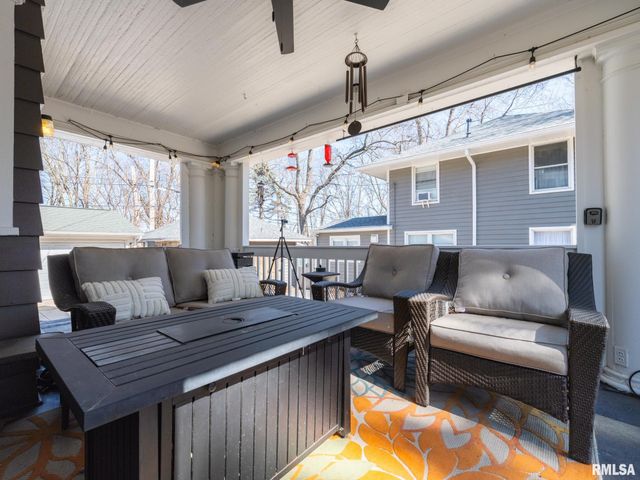 1401 W PARKSIDE Drive, Peoria, IL 61606