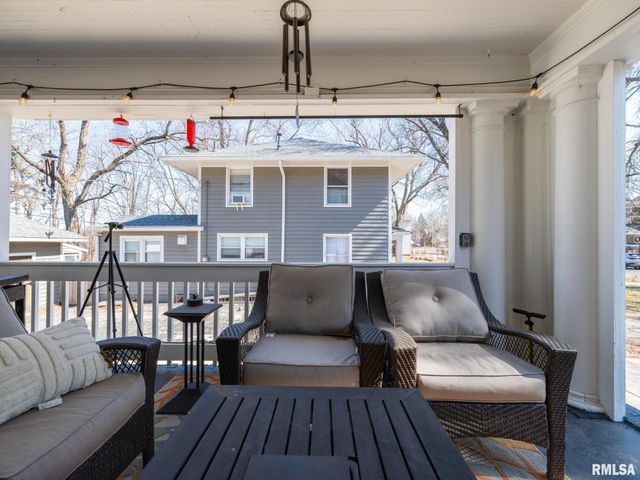 1401 W PARKSIDE Drive, Peoria, IL 61606