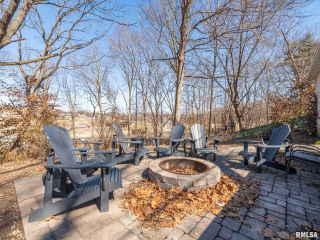 1401 W PARKSIDE Drive, Peoria, IL 61606