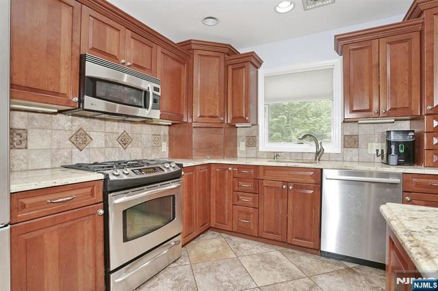 7 Short Street, Harrington Park, NJ 07640