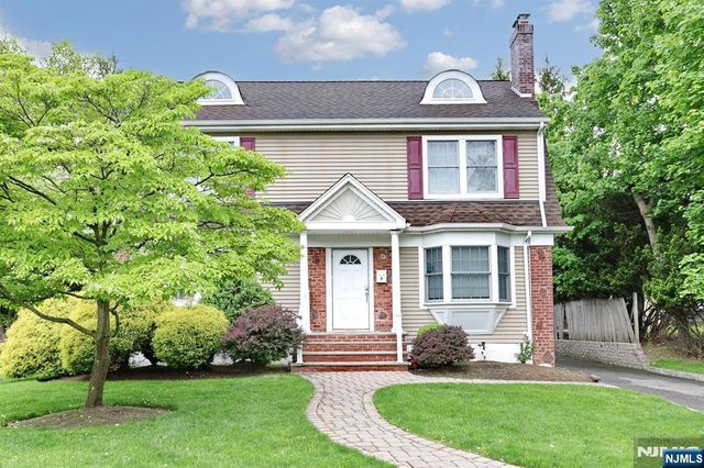 7 Short Street, Harrington Park, NJ 07640