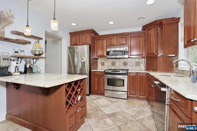 7 Short Street, Harrington Park, NJ 07640