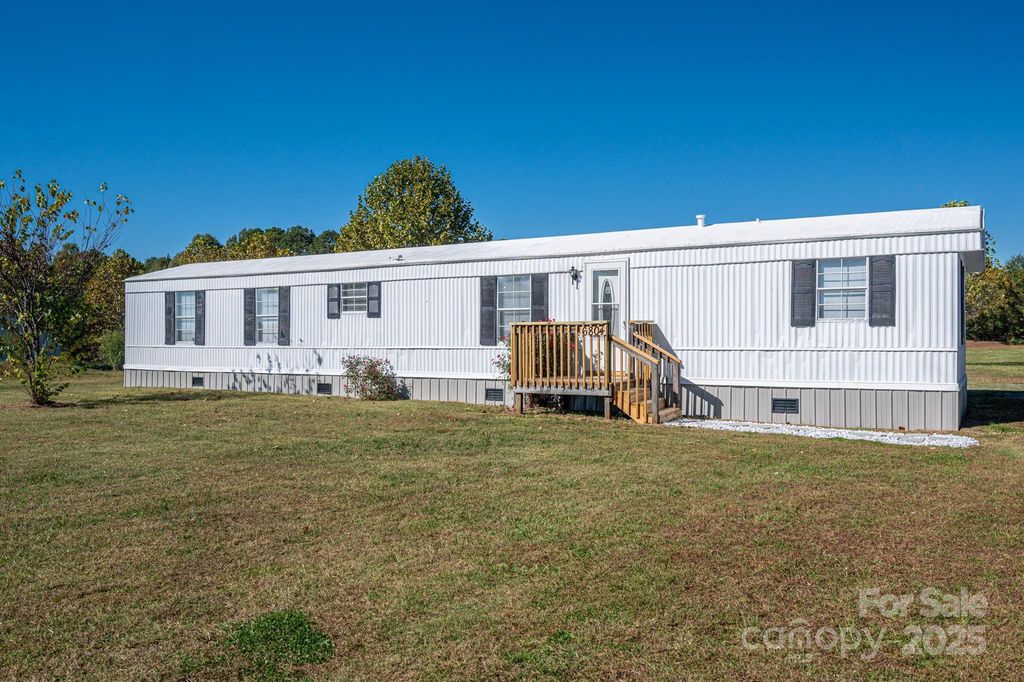 6804 Holly Hawk Court, Cherryville, NC 28021