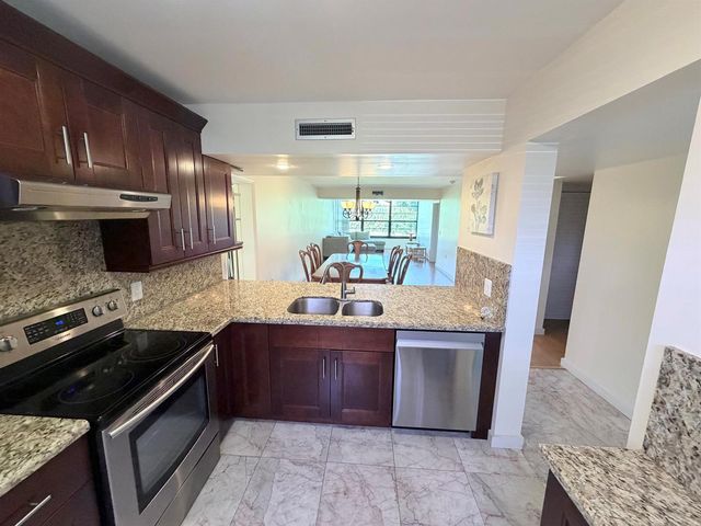 1514 Whitehall Drive 206, Davie, FL 33324