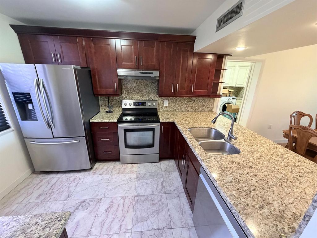1514 Whitehall Drive 206, Davie, FL 33324