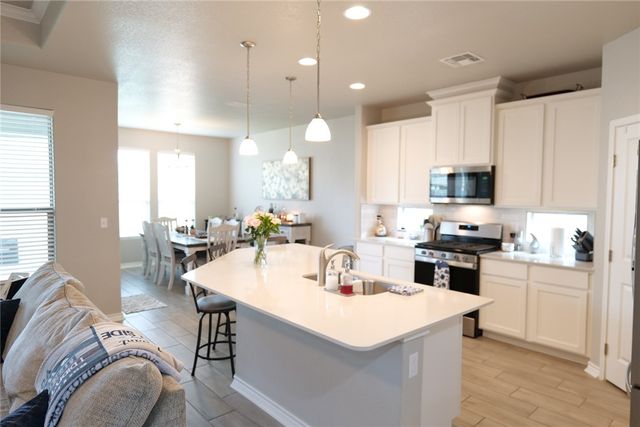 8018 Calma St, Corpus Christi, TX 78414