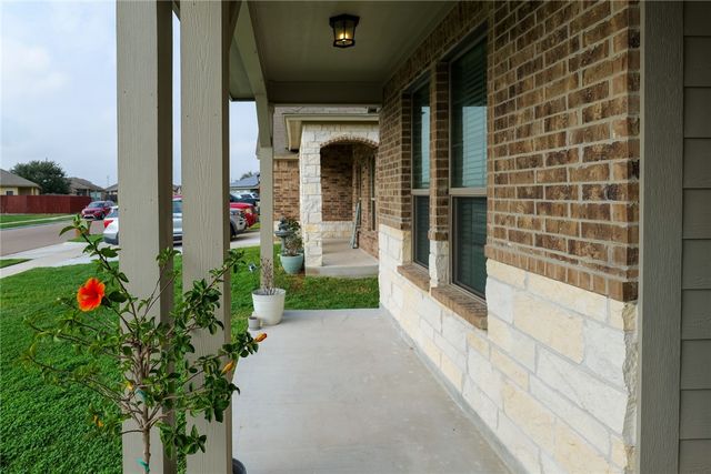 8018 Calma St, Corpus Christi, TX 78414