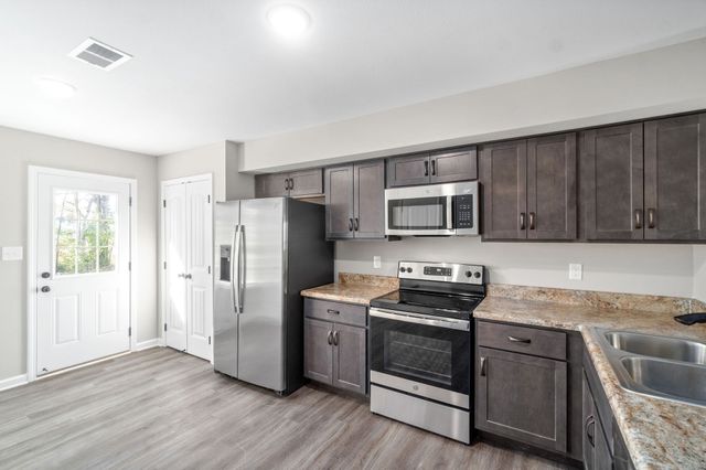 1000 Glenkirk Dr Unit C, Clarksville, TN 37042