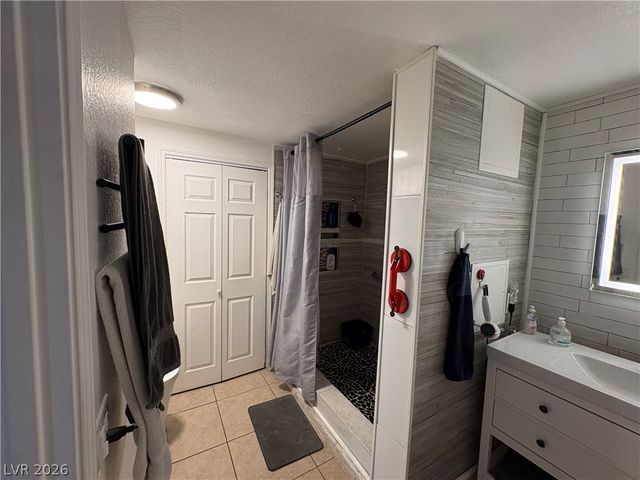 9975 Peace Way 1113, Las Vegas, NV 89147