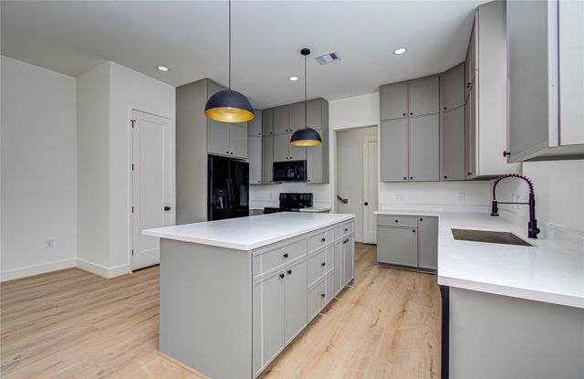 1506 Mckee Street A, Houston, TX 77009