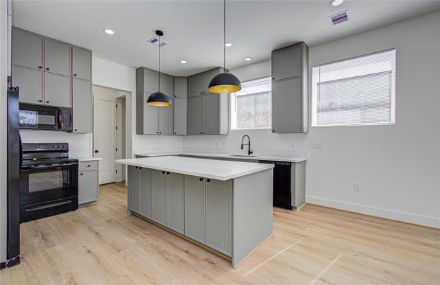 1506 Mckee Street A, Houston, TX 77009