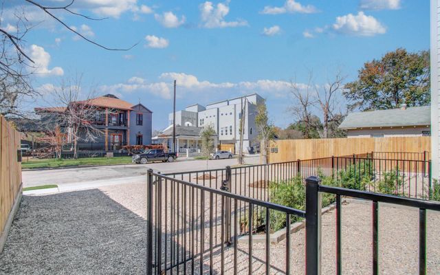 1506 Mckee Street A, Houston, TX 77009