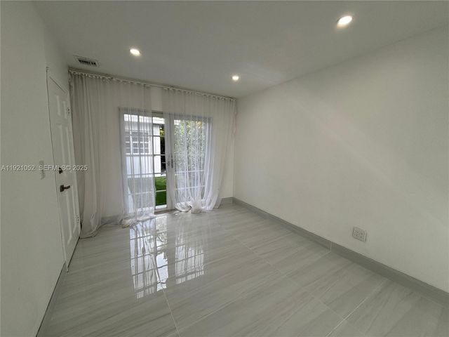 725 91st St ., Surfside, FL 33154