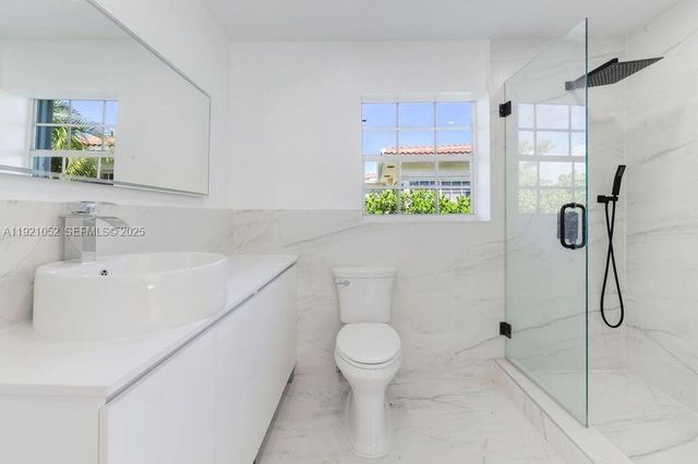 725 91st St ., Surfside, FL 33154