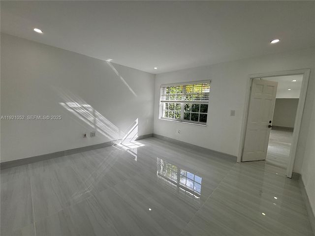 725 91st St ., Surfside, FL 33154