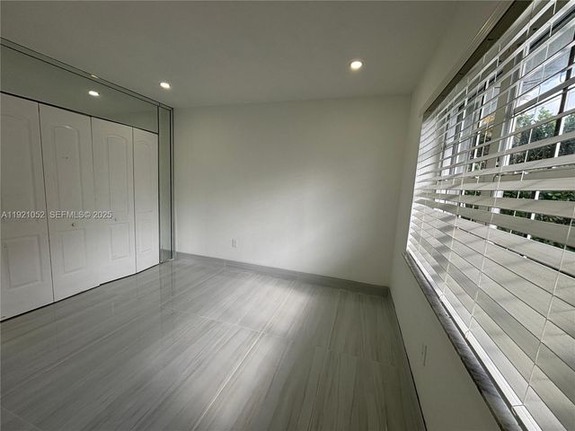 725 91st St ., Surfside, FL 33154