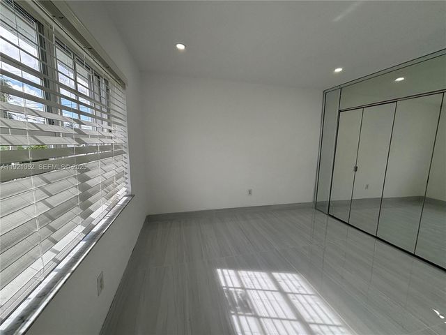 725 91st St ., Surfside, FL 33154