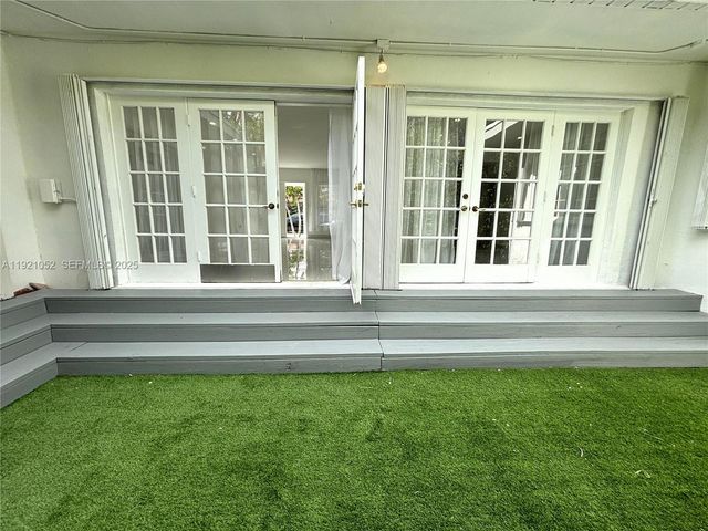 725 91st St ., Surfside, FL 33154